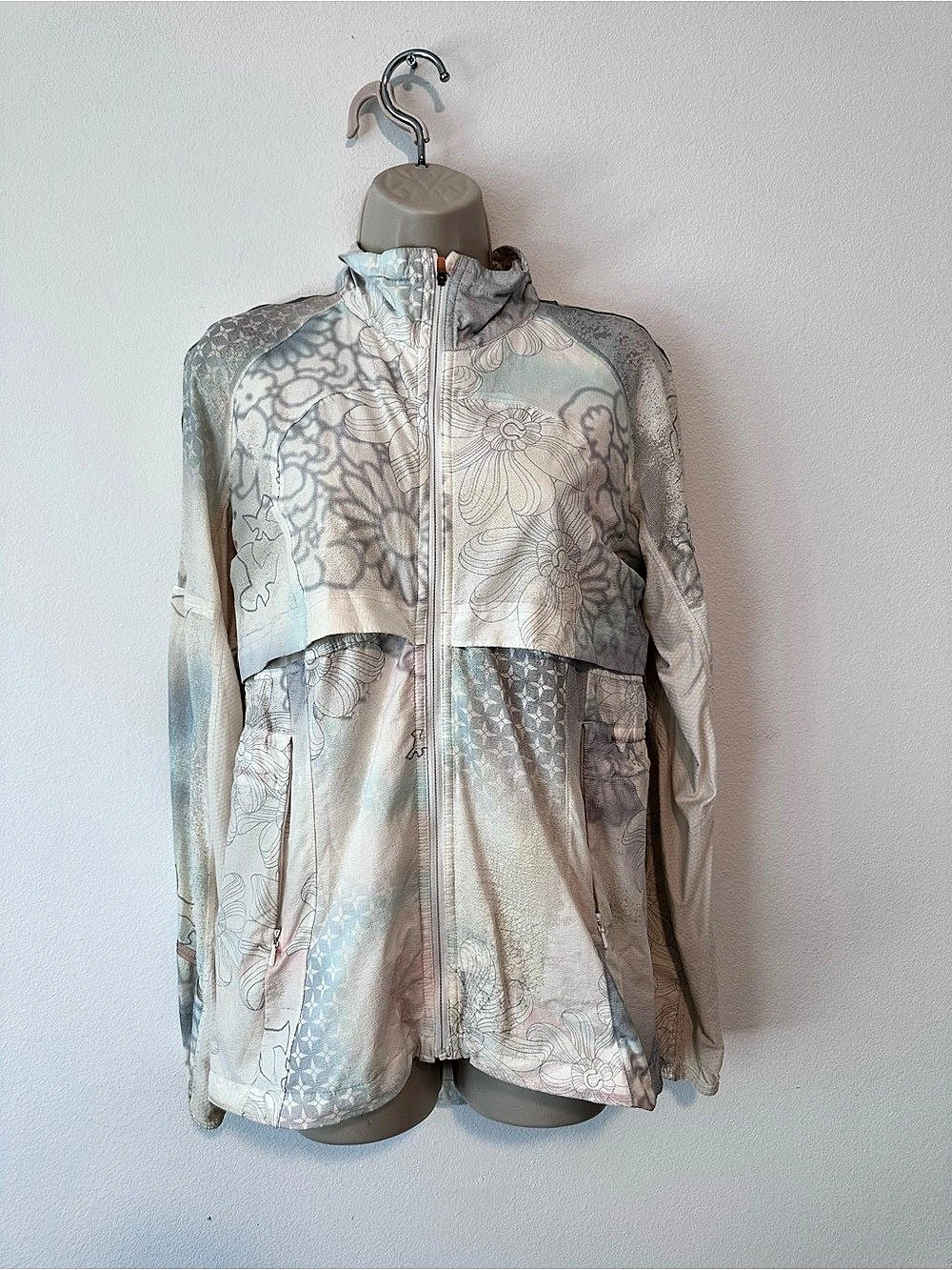 lululemon Floral White jacket Size 6